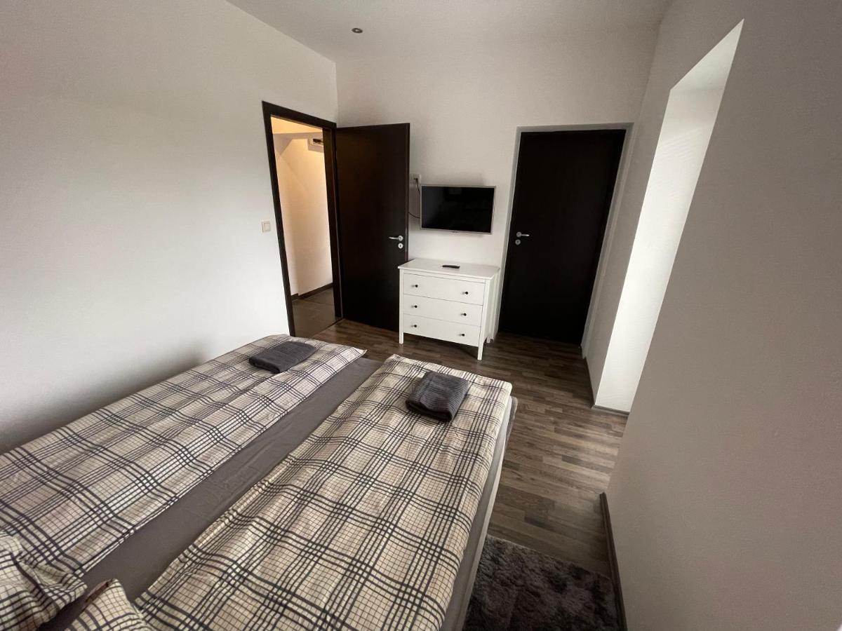 Malibu Apartman & Jacuzzi Miskolc Dış mekan fotoğraf