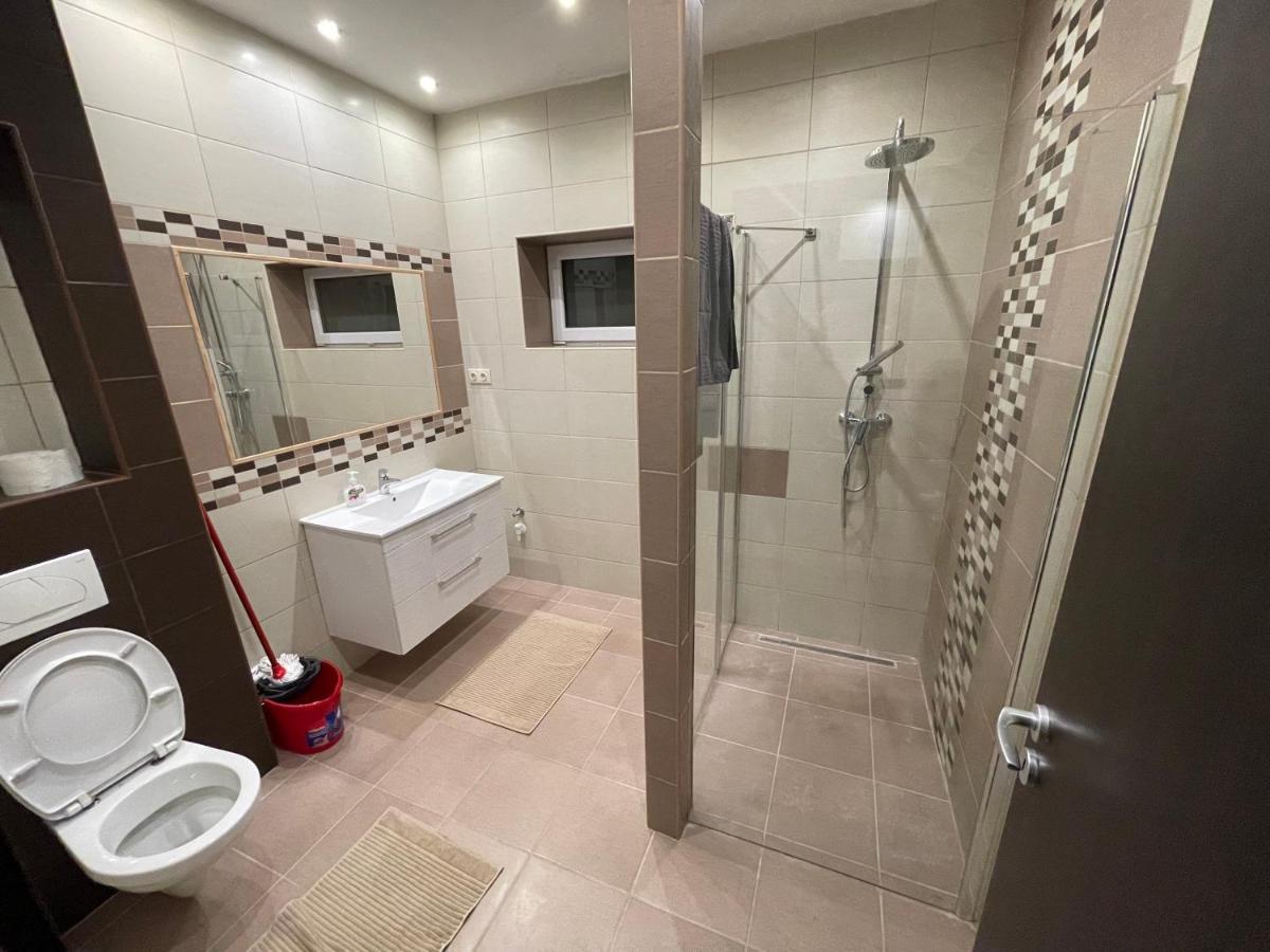 Malibu Apartman & Jacuzzi Miskolc Dış mekan fotoğraf