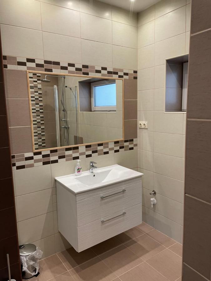Malibu Apartman & Jacuzzi Miskolc Dış mekan fotoğraf